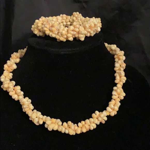 Necklace and bracelet set - Picture 3 of 3